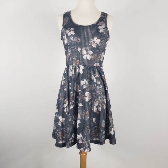 5/$12Jessica Simpson Lace-Up Cutout Back Dress - Picture 1 of 11